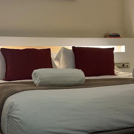 Victoria Serenity Penthouse Apartament